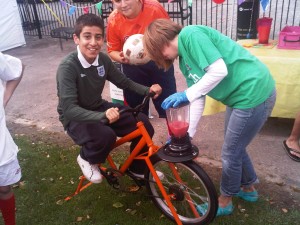 Darren Ehsan working hard for his smoothie!